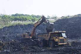 Công ty Than Núi Hồng triển khai việc hoàn thổ môi trường sau khai thác