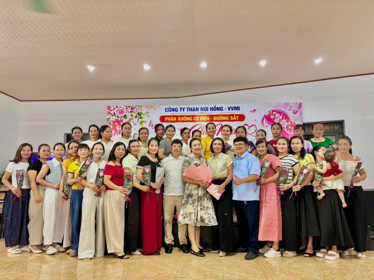PHÂN XƯỞNG CƠ ĐIỆN – ĐƯỜNG SẮT TỔ CHỨC CÁC HOẠT ĐỘNG KỶ NIỆM 96 NĂM NGÀY PHỤ NỮ VIỆT NAM 20/10